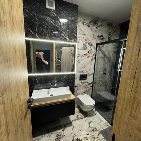 Zeus Apartman